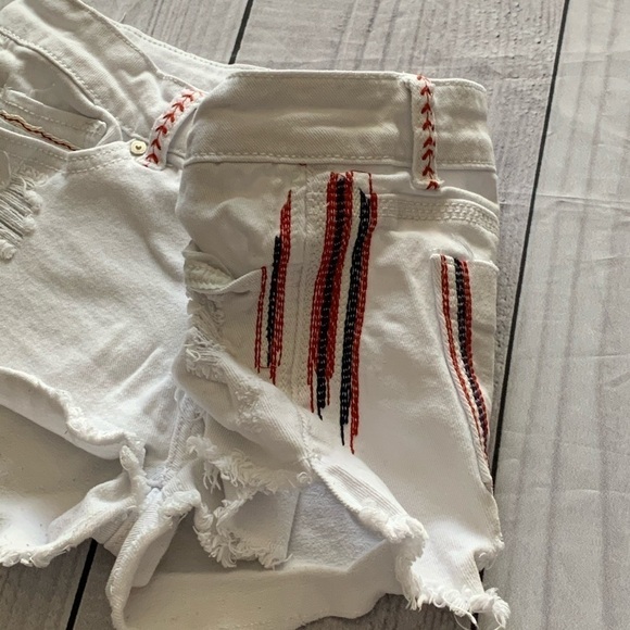 Rue 21 Distressed Shorts, Small - Picture 7 of 8